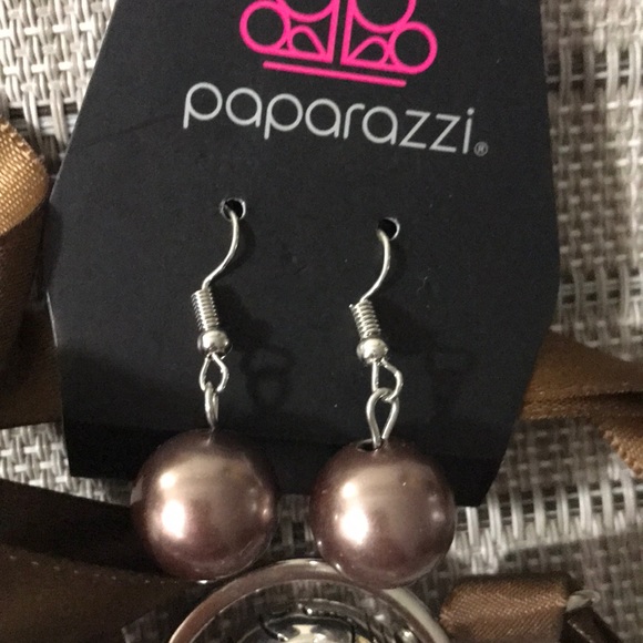 Necklaces set with earrings - Picture 5 of 5